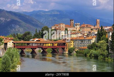 Bassano del Grappa Ponte Vecchio nel nord Italia Foto Stock