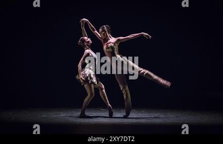 Allo Staatsoper di Berlino: Jean-Christophe Maillot, direttore artistico e coreografo capo dei Ballets de Monte-Carlo dal 1993, con 'altro CAN Foto Stock