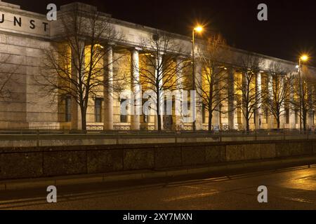 Haus der Kunst a Monaco di notte Foto Stock