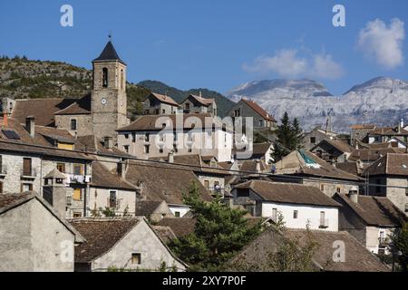 Iglesia de San Martin de Hecho, siglo XIX, valle de Hecho, pirineo aragones, Huesca, Spagna, Europa Foto Stock