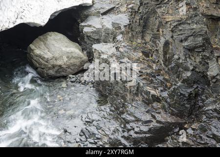 Ruscello nelle Alpi Abisko, Norrbotten, Lapponia, Svezia, luglio 2013, Europa Foto Stock