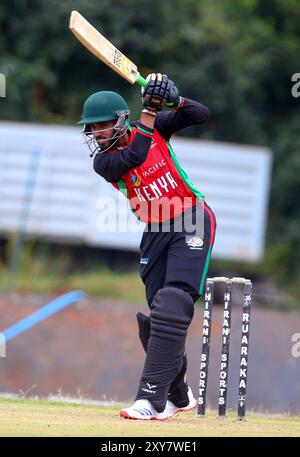 NAIROBI, KENYA - AGOSTO 28: Kenya - battitore, Sukhdeep Singh durante una sezione di addestramento in preparazione per la Divisione 2 del Consiglio Internazionale di cricket (ICC) Foto Stock