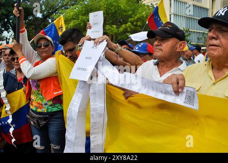 Maracaibo, Venezuela, Zulia. 27 agosto 2024. Maracaibo (VEN), 08/28/2024 Ã¢â‚¬' ACT/ELECTION/VENEZUELA - dopo un mese di elezioni presidenziali in Venezuela, la leader dell'opposizione venezuelana, Maria Corina Machado, ha nuovamente chiamato in piazza contro il risultato fraudolento del 28 luglio di quest'anno. Questa nuova chiamata è stata fatta in tutto il mondo come questa nella Basilica cattolica della Vergine di Chiquinquira a Maracaibo, Venezuela (foto: Rafael ÃƒÂngel Araujo/Thenews2/Zumapress) (Credit Image: © Rafael Angel Araujo/TheNEWS2 via ZUMA Press Wire) SOLO USO EDITORIALE! Non per USO commerciale! Foto Stock