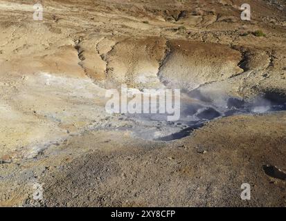 Campo solfatar di Seltun nel sistema vulcanico Krysuvik nel sud della penisola di Reykjanes in Islanda Foto Stock