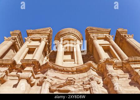 Monastero nell'antica città nabatea di petra, in giordania Foto Stock