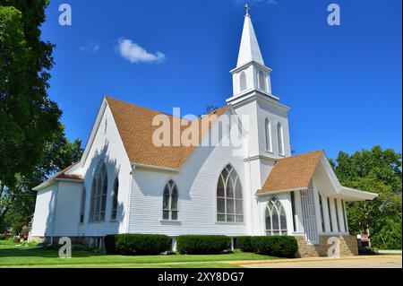 Shabbona, Illinois, Stati Uniti. La pittoresca Shabbona Community Church in un piccolo borgo agricolo nel centro-settentrionale dell'Illinois. Foto Stock