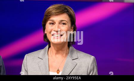 GER, Berlin, Studio, zu Gast bei - maischberger, Polittalk, TV, Format, mit Moderatorin - Sandra Maischberger, Das Erste, aus Adlershof - Am Studio 20, Sandra Maischberger, 28.08.2024, *** GER, Berlino, studio, zu Gast bei maischberger, Polittalk, TV, Format, mit Moderator Sandra Maischberger, Das Erste, aus Adlershof am Studio 20, Sandra Maischberger, 28 08 2024, Copyright: HMBxMedia/UwexKoch Foto Stock