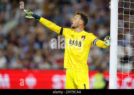 Il portiere del Bournemouth Neto durante la partita del secondo turno della Carabao Cup al London Stadium. Data foto: Mercoledì 28 agosto 2024. Foto Stock