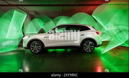 Vinnitsa, Ucraina - 3 febbraio 2024: SUV elettrico MG Marvel R con design elegante e tecnologia avanzata, foto editoriale Foto Stock