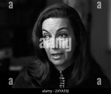 L'attrice argentina Inda Ledesma durante un'intervista a Buenos Aires, Argentina, 28 maggio 1971. Foto Stock