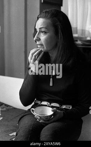 L'attrice argentina Inda Ledesma durante un'intervista a Buenos Aires, Argentina, 28 maggio 1971. Foto Stock