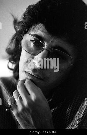 Il sassofonista argentino Leandro "Gato" Barbieri durante un'intervista a Buenos Aires, Argentina, 24 marzo 1971. Foto Stock