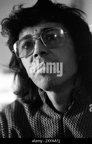 Il sassofonista argentino Leandro "Gato" Barbieri durante un'intervista a Buenos Aires, Argentina, 24 marzo 1971. Foto Stock