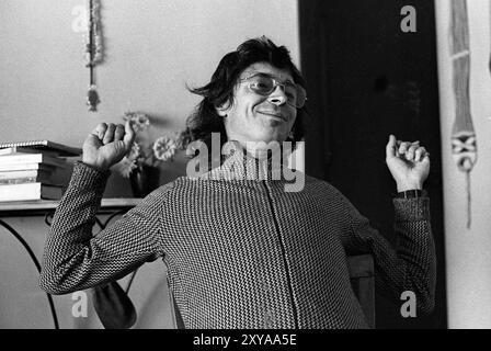 Il sassofonista argentino Leandro "Gato" Barbieri durante un'intervista a Buenos Aires, Argentina, 24 marzo 1971. Foto Stock