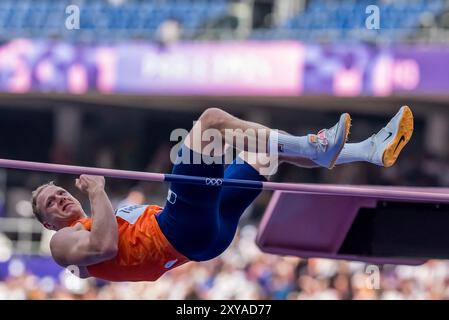 Parigi, Ile de France, Francia. 2 agosto 2024. RIK TAAM (NED) dei Paesi Bassi, gareggia nel Decathlon maschile allo Stade de France Stadium durante le Olimpiadi estive di Parigi del 2024 a Parigi, in Francia. (Credit Image: © Walter Arce/ZUMA Press Wire) SOLO PER USO EDITORIALE! Non per USO commerciale! Foto Stock