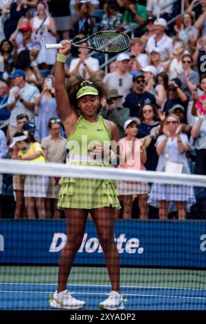 Naomi Osaka (JPN) Emotional dopo aver vinto il suo primo turno agli US Open Tennis 2024. Foto Stock