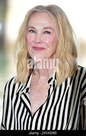 Venezia, Italia. 28 agosto 2024. Catherine o'Hara arriva al Palazzo del Casinò alla 81a Mostra Internazionale d'Arte cinematografica di Venezia mercoledì 28 agosto 2024 a Venezia. Foto di Rocco Spaziani/UPI credito: UPI/Alamy Live News Foto Stock