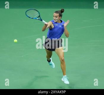 26 agosto 2024: Clara Burel (fra) ha battuto in finale Sloane Stephens (USA) 0-6, 7-5, 7-5 agli US Open giocando al Billie Jean King National Tennis Center di Flushing, Queens, NY. © Grace Schultz/CSM Foto Stock