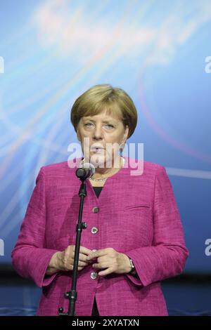 Francoforte, Germania. 14 settembre 2017. Angela Merkel parla alla fine del suo tour attraverso il 67° Salone Internazionale dell'automobile IAA di Francoforte sul meno sulla T Foto Stock