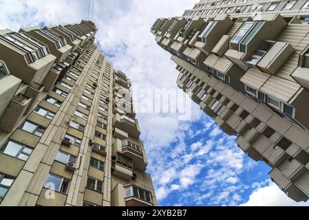 Edificio residenziale a più piani in una Russia Foto Stock