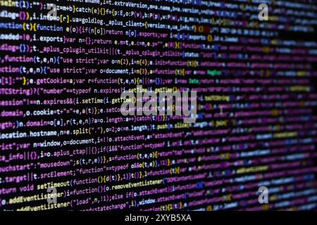 Schermata astratta del codice di programmazione dello sviluppatore software. Script del computer Foto Stock