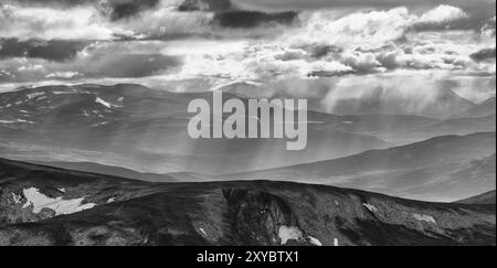 Atmosfera leggera serale nel parco nazionale Dovrefjell-Sunndalsfjella, Oppland Fylke, Norvegia, settembre 2011, Europa Foto Stock