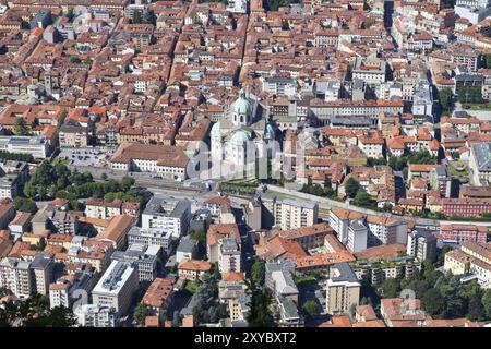 La piccola città italiana di Como vista dall'alto Foto Stock