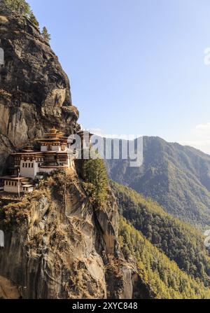 Il luogo più sacro del Bhutan si trova sulla scogliera alta 000 metri della valle di Paro Foto Stock