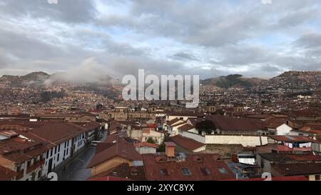 Tetti di edifici della città di Cusco, Perù Foto Stock