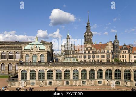 Zwinger e chiesa di corte a dresda, germania Foto Stock