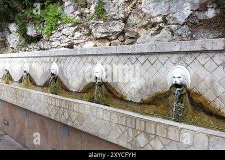 La fontana del leone nel villaggio di Spili a Creta, Grecia, Europa Foto Stock