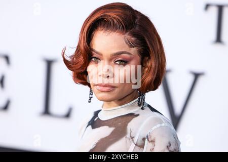 HOLLYWOOD, LOS ANGELES, CALIFORNIA, USA - AGOSTO 28: Andra Day arriva alla premiere di Los Angeles di "The Deliverance" di Netflix, tenutasi al Netflix Tudum Theater il 28 agosto 2024 a Hollywood, Los Angeles, California, Stati Uniti. (Foto di Xavier Collin/Image Press Agency) Foto Stock