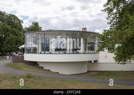 Kornhaus, ristorante protetto dal patrimonio dell'Elba, stile Bauhaus, Dessau-Rosslau, Sassonia-Anhalt, Germania, Europa Foto Stock