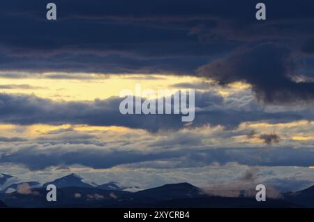 Atmosfera serale nel parco nazionale Dovrefjell-Sunndalsfjella, Oppland Fylke, Norvegia, 2011 settembre, Europa Foto Stock