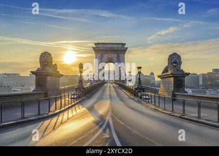 Ponte delle catene all'alba, Budapest, Ungheria, Europa Foto Stock