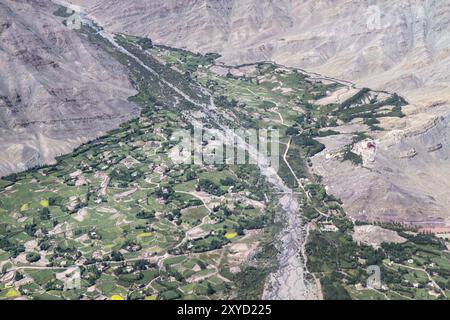 Villaggio in Ladakh India del Nord, vista aerea Foto Stock