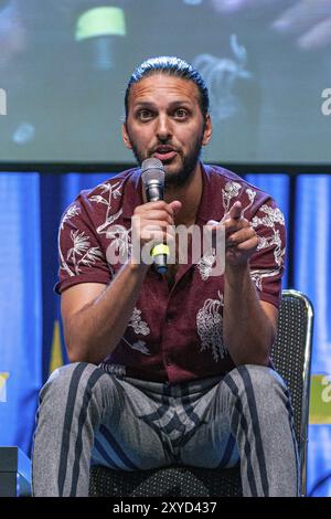 Bonn, Germania, 8 giugno 2019: Shazad Latif (*1988, attore britannico, Star Trek: Discovery) parla delle sue esperienze in Star Trek Discovery al FedCon 28, Foto Stock