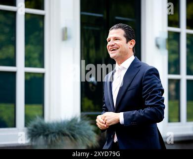 DEN HAAG - Dirk Beljaarts, ministro dell'economia, si rivolge alla stampa del Catshuis dopo il consiglio "bilancio" sulla banconota da un milione presentata in occasione della giornata del bilancio. ANP SEM VAN DER WAL netherlands Out - belgio Out Foto Stock