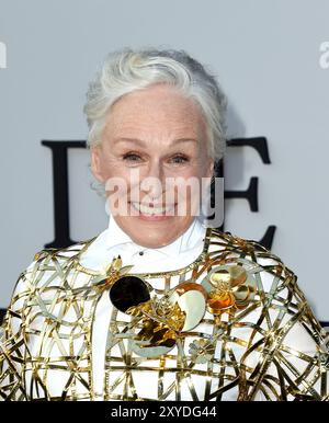 Hollywood, Stati Uniti. 28 agosto 2024. Glenn Close arriva alla prima di Netflix "The Deliverance" tenutasi al Netflix Tudum Theater di Hollywood CA. Il 28 agosto 2024 © Majil/ Credit: AFF/Alamy Live News Foto Stock