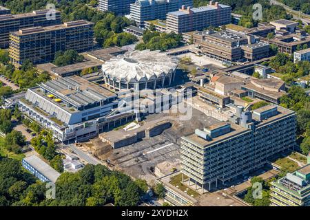 RUB Ruhr-Universität Bochum, Audimax der Ruhr-Universität Bochum muschelförmiges Gebäude, Baustelle mit Ersatzneubau NA, Querenburg, Bochum, Ruhrgebiet, Nordrhein-Westfalen, Deutschland ACHTUNGxMINDESTHONORARx60xEURO *** RUB Ruhr University Bochum, Audimax della Ruhr University Bochum edificio a forma di conchiglia, cantiere con nuovo edificio di ricambio NA, Querenburg, Bochum, regione della Ruhr, Renania settentrionale-Vestfalia, Germania ATTENTIONxMINDESTHONORARx60xEURO Foto Stock