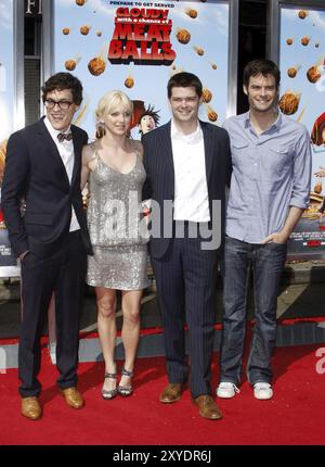 Phil Lord, Anna Faris, Chris Miller e Bill Hader alla prima di Los Angeles di 'Cloudy with A Chance of Meatballs' tenuta al Mann Village Theatre Foto Stock