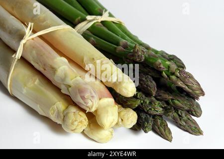 Asparagi freschi Foto Stock