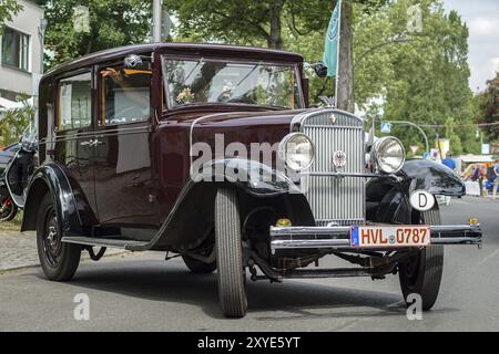 Welfenallee, Berlino, Germania, 16 giugno 2018: Un'auto Wanderer rossa e nera all'annuale riunione Oldtimer a Frohnau, in Europa Foto Stock