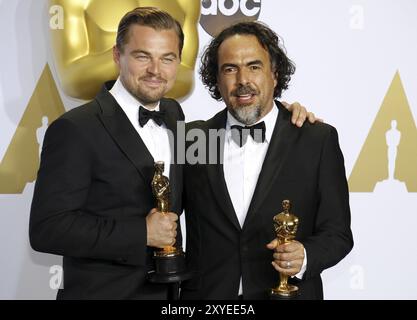 Leonardo DiCaprio e Alejandro Gonzalez Inarritu al 88° Annual Academy Awards, Press Room, tenutosi presso il Loews Hollywood Hotel di Hollywood, USA, in data Foto Stock