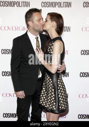 Lydia Hearst e Chris Hardwick alla 50th Birthday Celebration di Cosmopolitan Magazine tenutasi a Ysabel a West Hollywood, USA il 12 ottobre 2015 Foto Stock