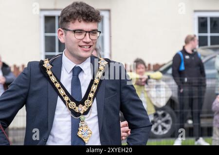 Consigliere Ciarán McQuillan sindaco di Causeway Coast e Glens, nella foto all'annuale fiera di Lammas Heavy Horse. Ballycastle, Regno Unito - 24 agosto 2024. Foto Stock