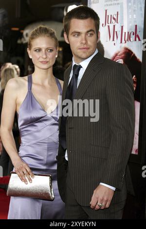 Chris Pine e Sorel Carradine alla premiere di Los Angeles di Just My Luck tenutasi al National Theatre di Westwood, USA il 9 maggio 2006 Foto Stock