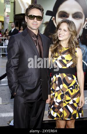 Robert Downey Jr. E Susan Downey alla prima di Los Angeles di "Orphan" tenutasi al Mann Vilage Theater di Westwood, USA il 21 luglio 2009 Foto Stock