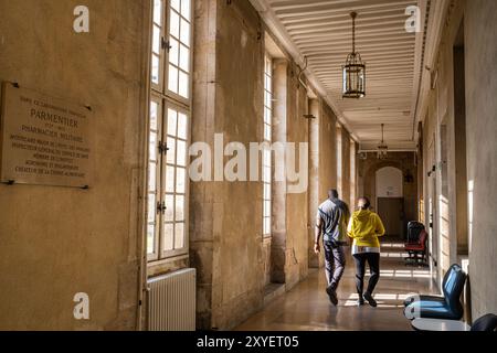 Parigi, Francia. 7 marzo 2024. Olivier Donnars/le Pictorium - a Les Invalides, una casa dedicata alle vittime di traumi - 07/03/2024 - Francia/Parigi - l'Institution nationale des Invalides (INI) è ospitato negli edifici storici dell'Hotel des Invalides, tra cui l'ex laboratorio del farmacista militare Antoine Parmentier. Crediti: LE PICTORIUM/Alamy Live News Foto Stock