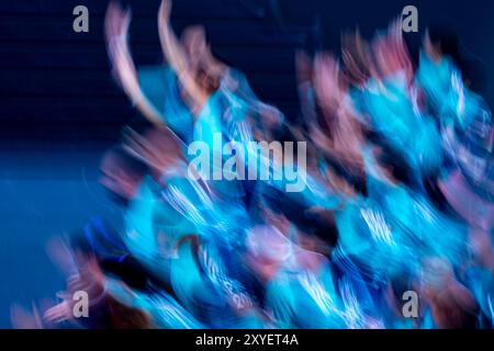 La coreografia di Discord durante la cerimonia di apertura ai Giochi Paralimpici di Parigi 2024 tenutasi in Place de la Concorde a Parigi (Francia), il 28 agosto 2024. Foto Stock